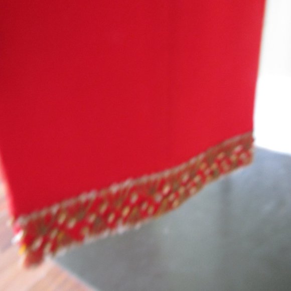 VINTAGE 1970'S RED KNIT 2 PC. SUIT W/ SEQUINS & BEADWORK / 38" BUST MEASURE - Picture 8 of 16